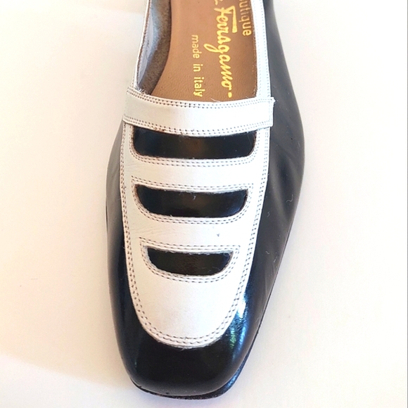 SALVATORE FERRAGAMO | Black Patent Leather Low Heel | 7 - Picture 5 of 9